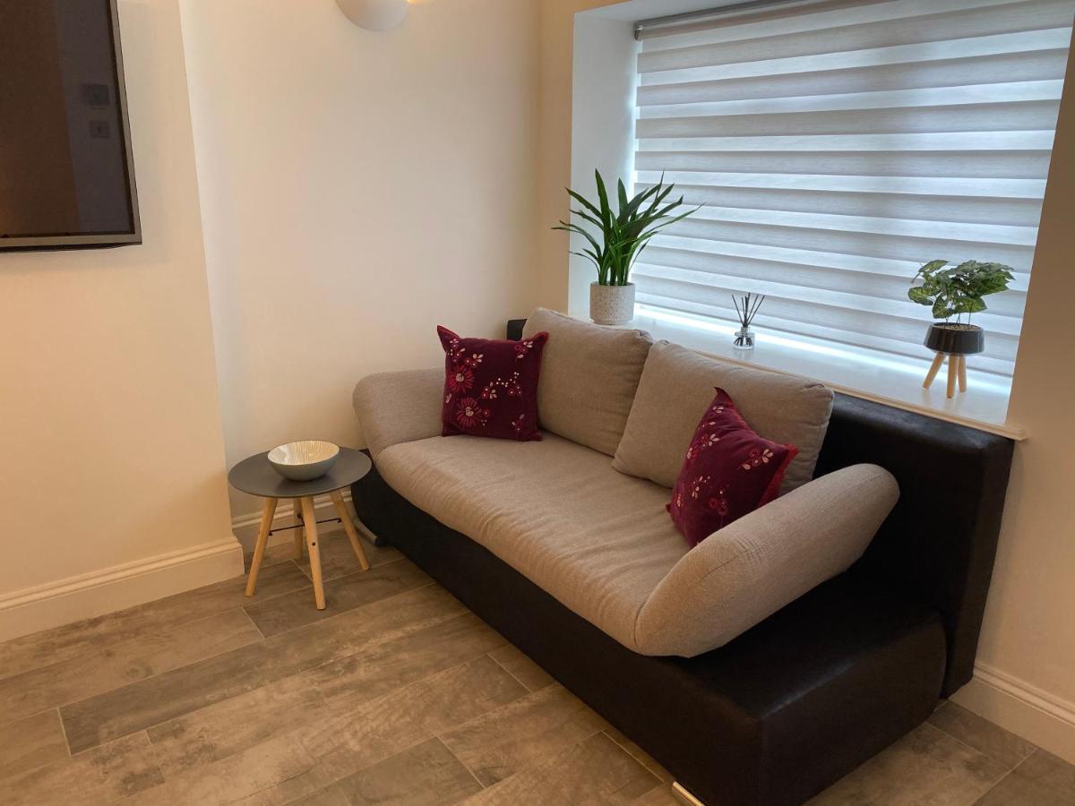 Apartment River Den *